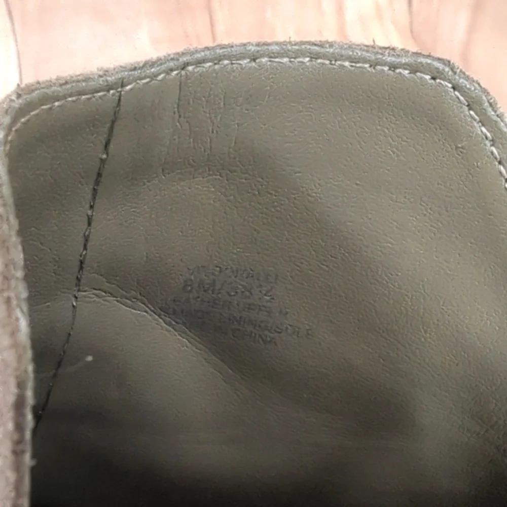 VINCE CAMUTO Doralli Booties Taupe Suede Leather Pointed Toe Sz 8
